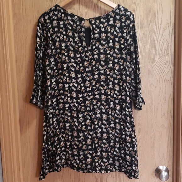 Forever 21 fully lined tan roses on black dress Size Large - Picture 3 of 6